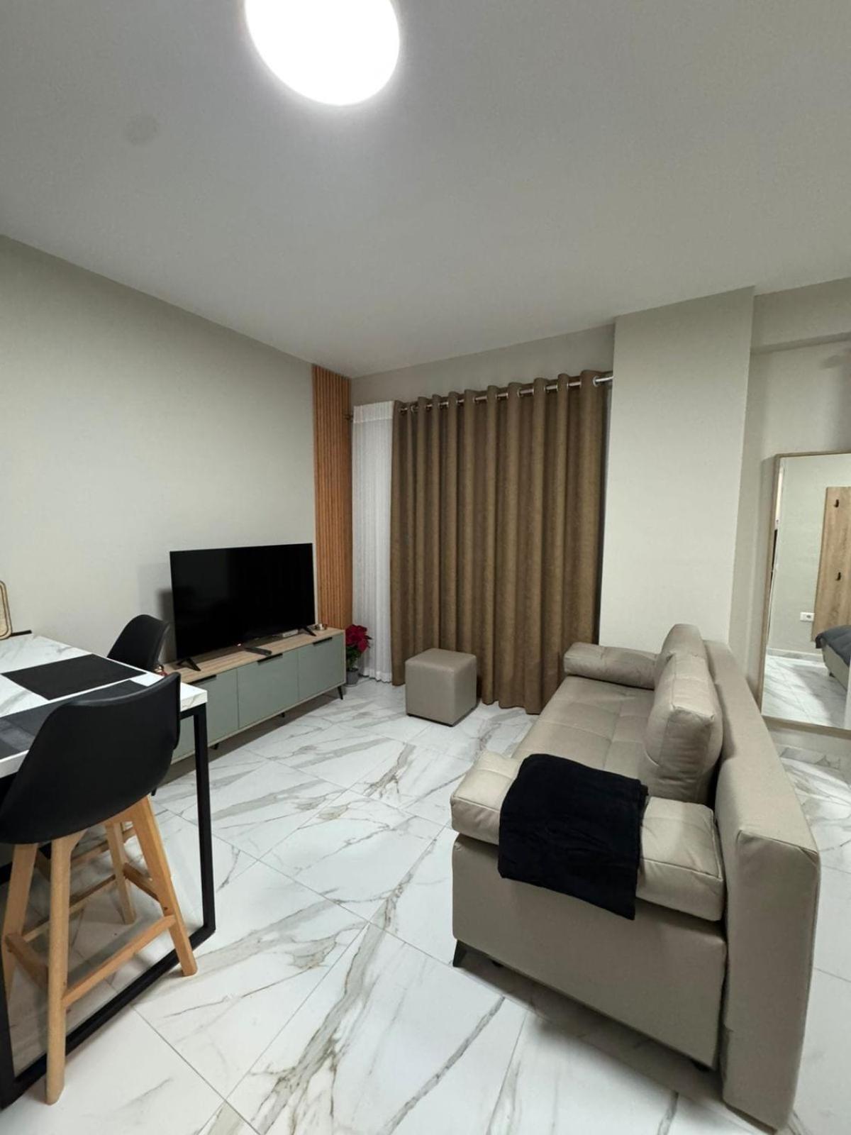 Dennys At Gardenia Myslym Shyri Apartamento Tirana